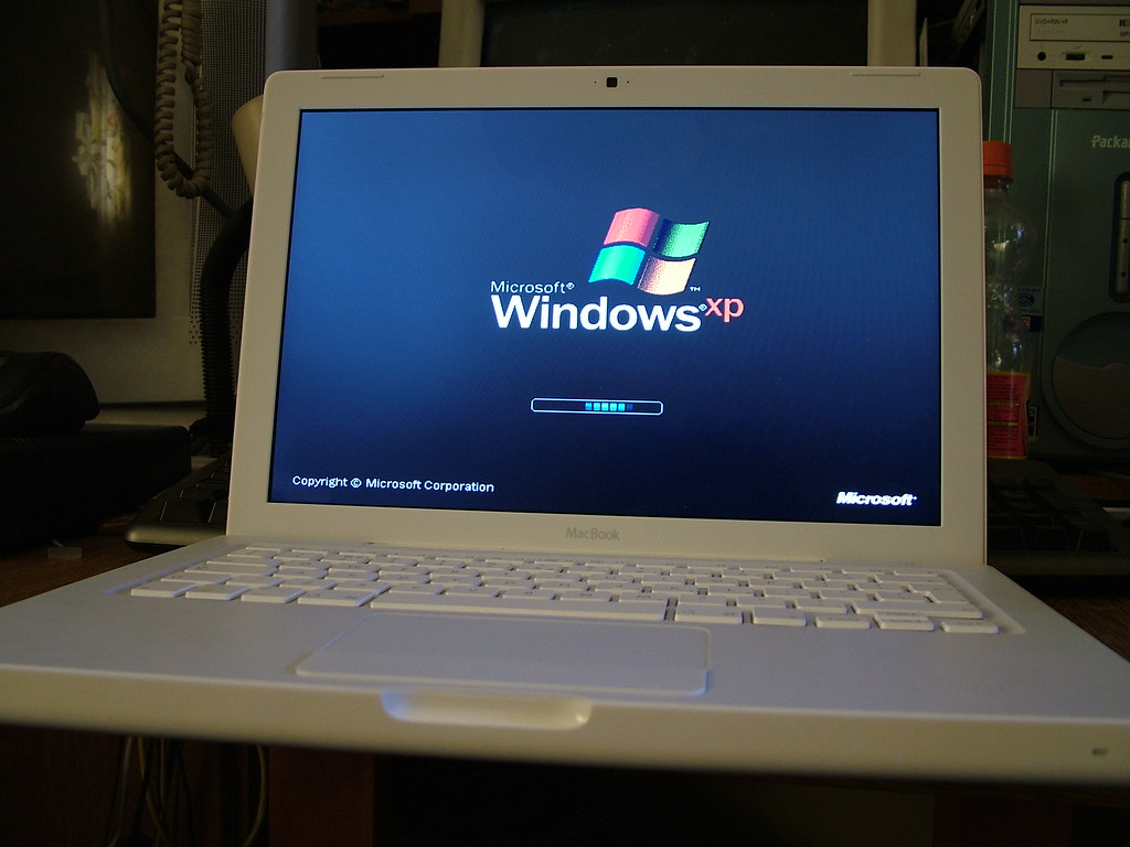 Laptop with windows xp 32 bit